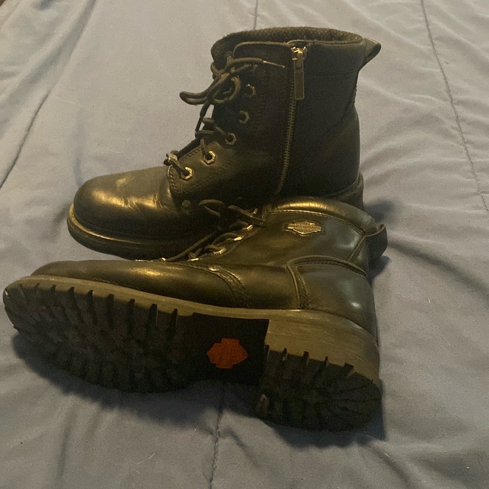 I had to sell my bike so I no longer need these boot. Very comfortable.